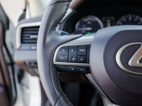 Used 2018 Lexus RX 450h AWD image 17