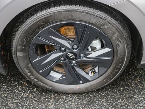 Certified 2023 Hyundai Elantra SEL image 12