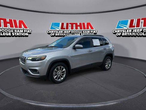 Used 2019 Jeep Cherokee Latitude Plus FWD image 4