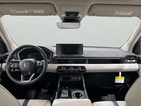 New 2026 Honda Pilot Touring image 10