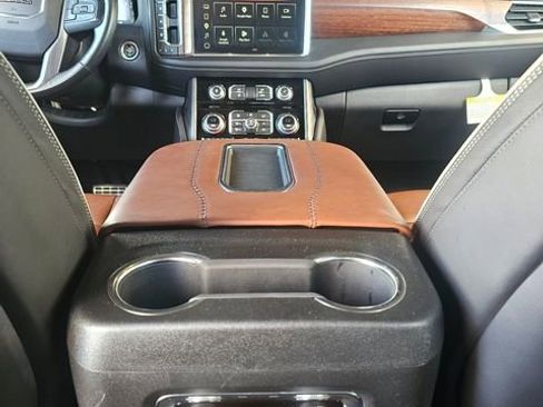 Used 2023 GMC Yukon Denali Ultimate AWD/4WD image 42