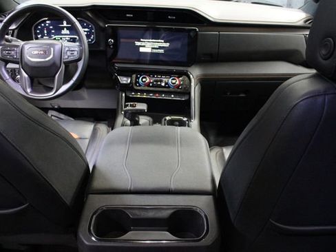 Used 2024 GMC Sierra 1500 AT4 w/ Technology Package AWD/4WD image 13