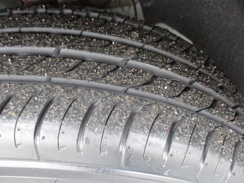 Used 2018 Jeep Cherokee Limited w/ High Altitude Package image 10