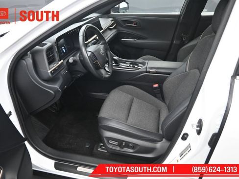 Used 2024 Toyota Crown AWD/4WD image 9
