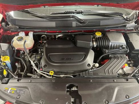 Certified 2025 Chrysler Pacifica Select FWD image 25