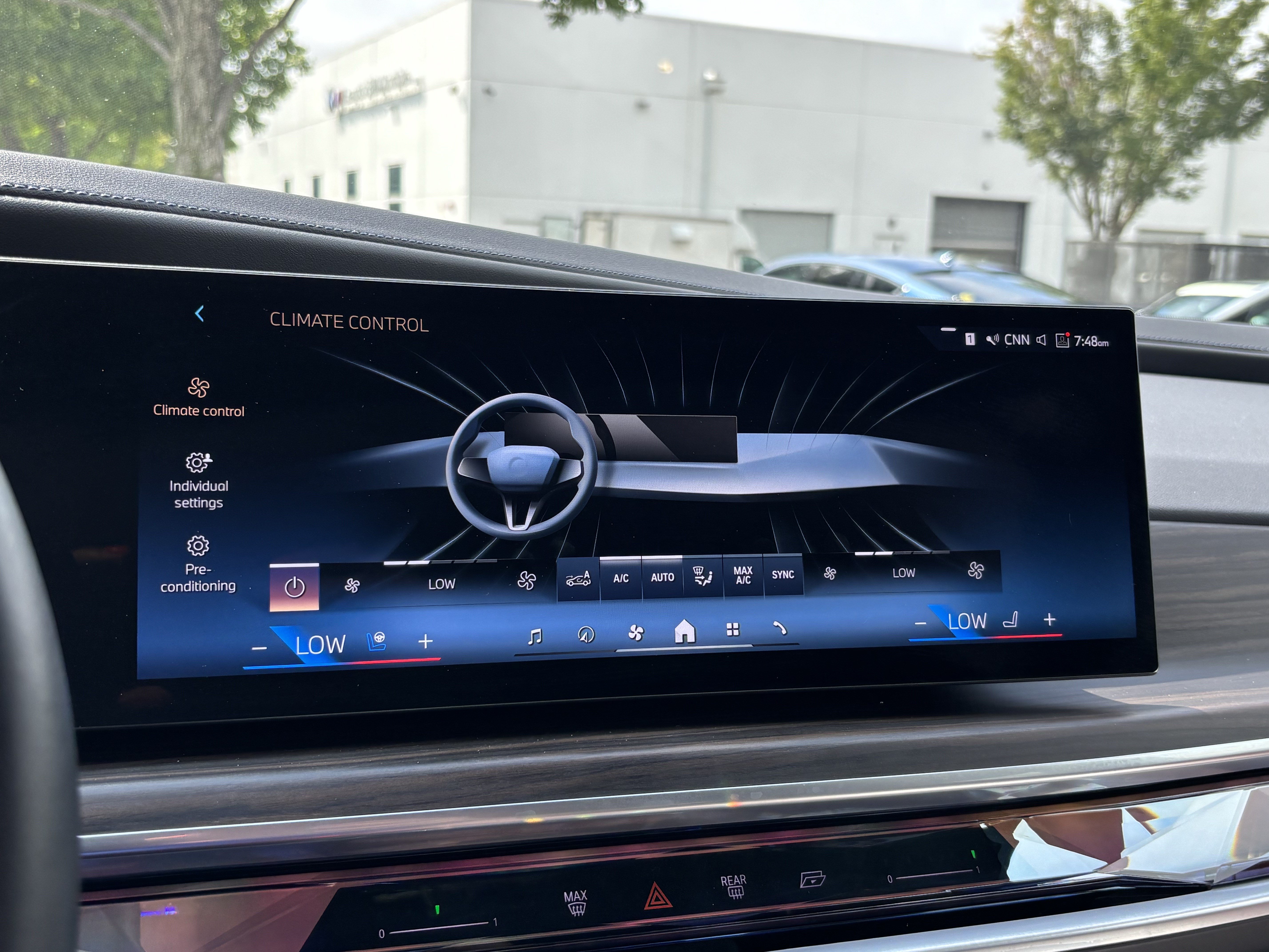 Certified 2024 BMW i7 xDrive60 AWD/4WD image 29