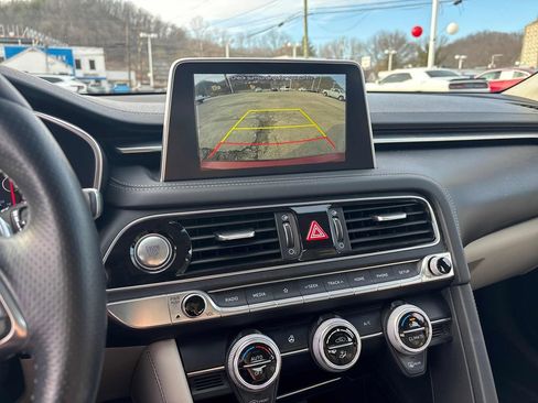 Used 2019 Genesis G70 2.0T Advanced image 17