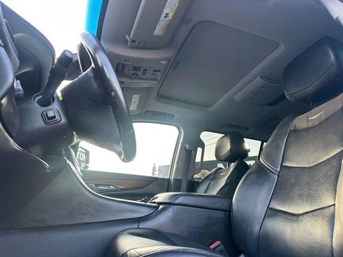 Used 2016 Cadillac Escalade ESV Premium RWD image 12