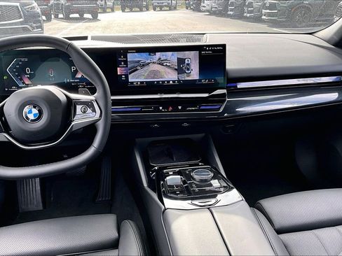 Used 2025 BMW 530i w/ Premium Package RWD image 8