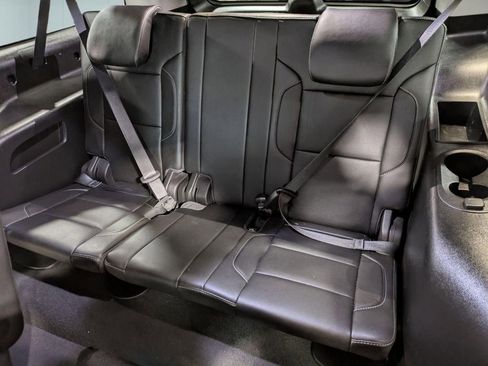 Used 2019 Chevrolet Suburban Premier AWD/4WD image 27