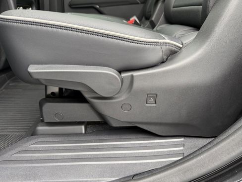 Used 2024 GMC Acadia Denali w/ Super Cruise Package image 19