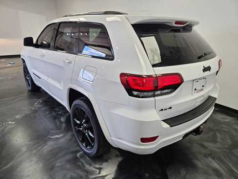 Used 2021 Jeep Grand Cherokee Altitude AWD/4WD image 6