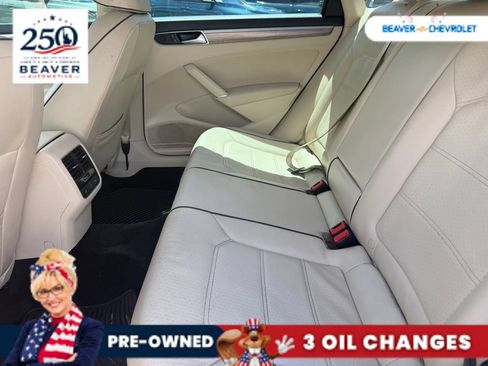 Used 2016 Volkswagen Passat 1.8T SE w/ Lighting Package FWD image 9