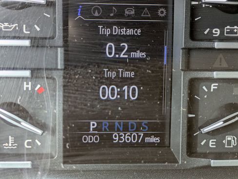 Used 2020 Toyota Tundra SR5 image 19