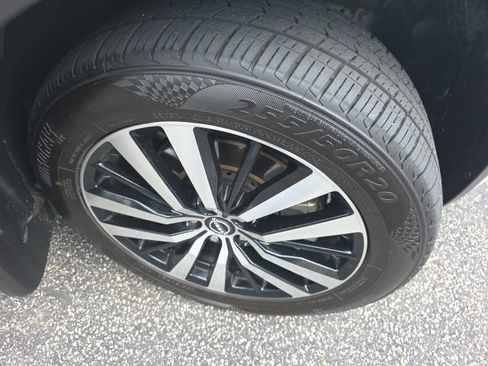 Used 2023 Nissan Pathfinder Platinum AWD/4WD image 4
