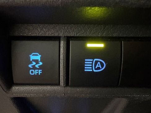 Certified 2024 Toyota Sienna XLE FWD image 14