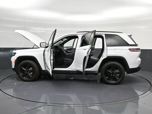 Used 2022 Jeep Grand Cherokee Altitude image 51