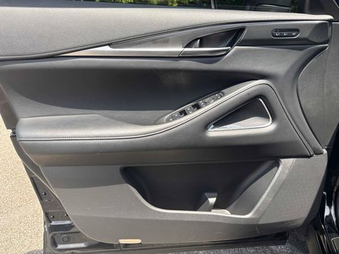 Used 2025 INFINITI QX60 Luxe w/ Black Edition FWD image 10