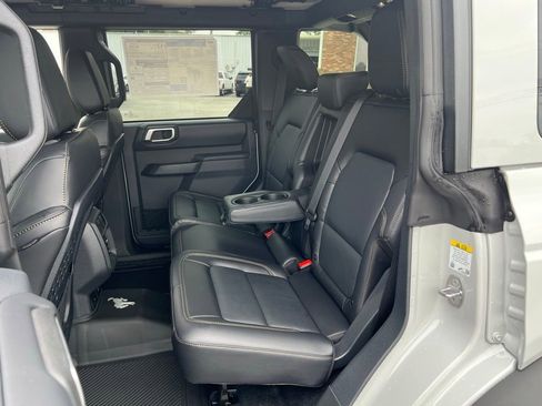 New 2026 Ford Bronco Badlands AWD/4WD image 13