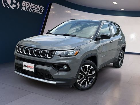 Used 2023 Jeep Compass Limited AWD/4WD image 1