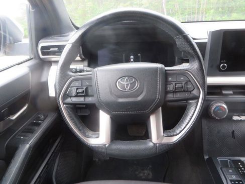 Used 2024 Toyota Tacoma TRD Off-Road AWD/4WD image 15