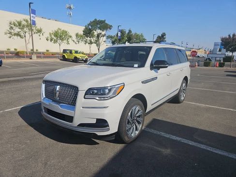 Used 2023 Lincoln Navigator Reserve AWD/4WD image 1