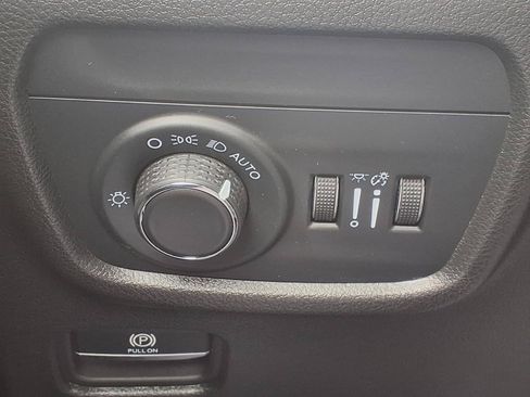 Used 2024 Jeep Grand Cherokee Altitude RWD image 18