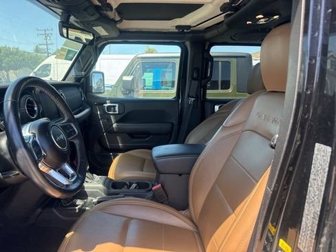 Used 2023 Jeep Wrangler Unlimited Sahara w/ Cold Weather Group AWD/4WD image 8