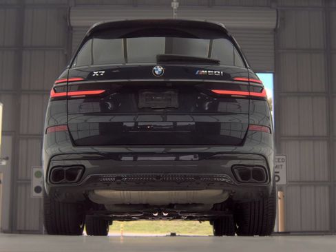 Used 2025 BMW X7 M60i AWD/4WD image 7