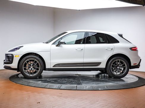 Used 2025 Porsche Macan Turbo image 2