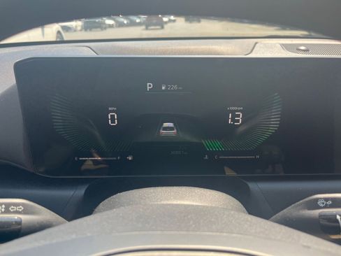 Used 2025 Kia K4 LXS image 36