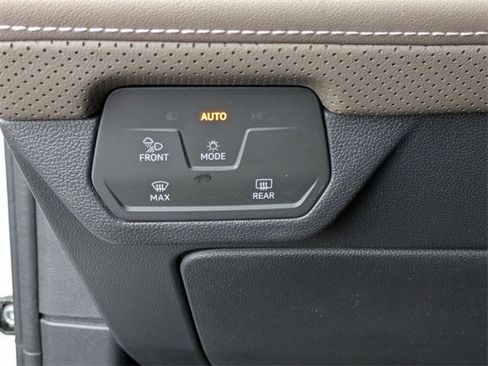 Used 2024 Volkswagen Atlas SEL image 13