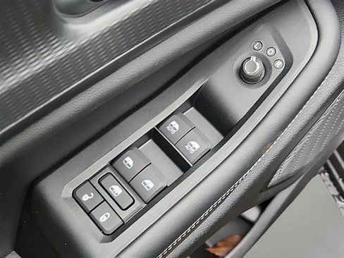 New 2025 Jeep Grand Cherokee L Altitude image 13