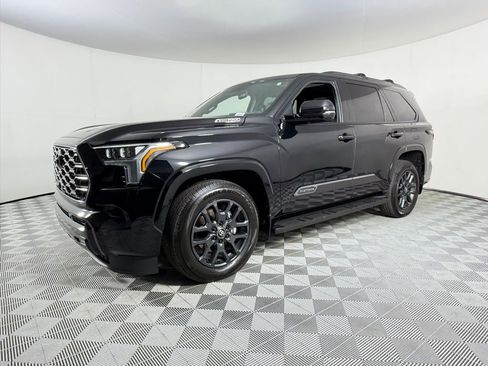 Used 2025 Toyota Sequoia Platinum image 3