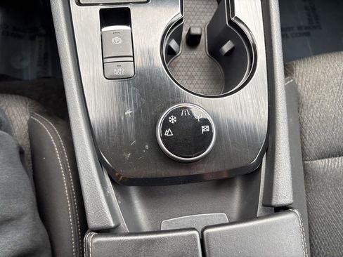 Used 2024 Nissan Rogue SV image 34