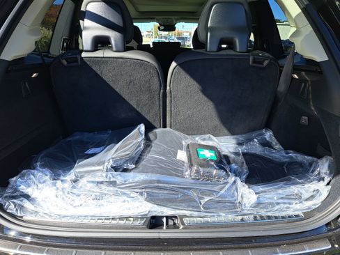 New 2026 Volvo XC90 B6 Plus w/ Protection Package Premier image 8