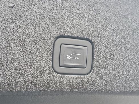 Certified 2024 Cadillac XT6 Sport w/ Technology Package image 10