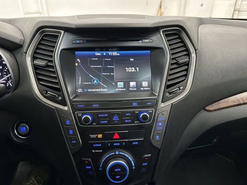 Used 2018 Hyundai Santa Fe Limited image 14