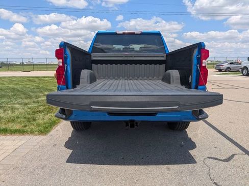 Used 2022 Chevrolet Silverado 1500 Custom AWD/4WD image 8