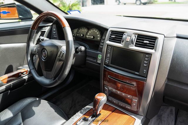 Used 2006 Cadillac XLR RWD image 90