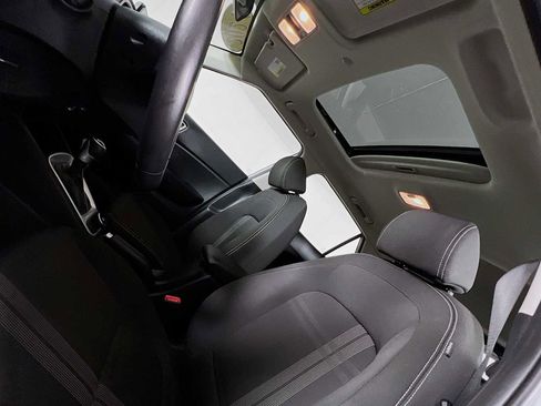 Used 2024 Hyundai Venue SEL FWD image 20