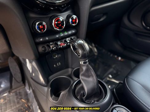 Used 2018 MINI Cooper 2-Door Hardtop FWD image 16
