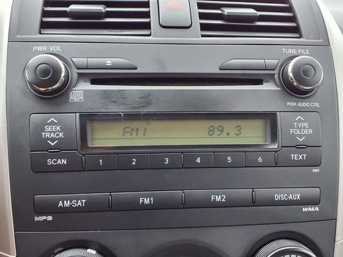 Used 2013 Toyota Corolla L FWD image 29