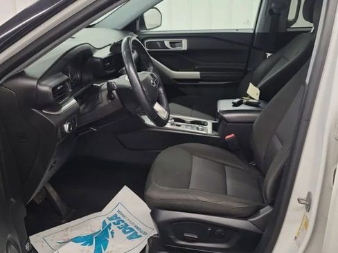 Used 2022 Ford Explorer XLT AWD/4WD image 7
