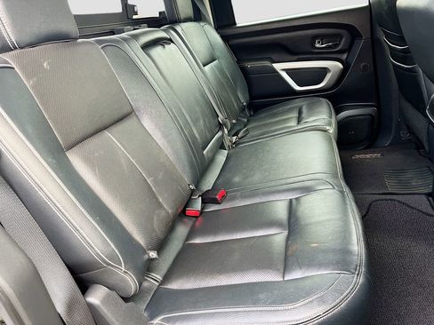 Used 2018 Nissan Titan PRO-4X w/ Pro-4x Convenience Package AWD/4WD image 28
