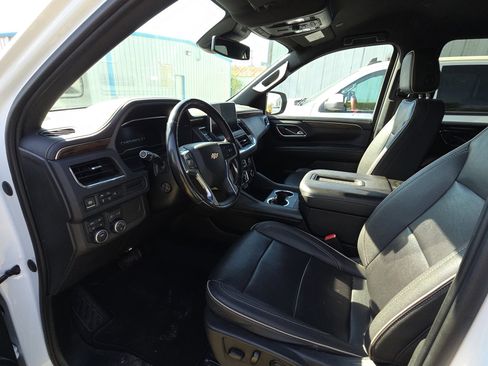 Used 2023 Chevrolet Suburban Premier image 8