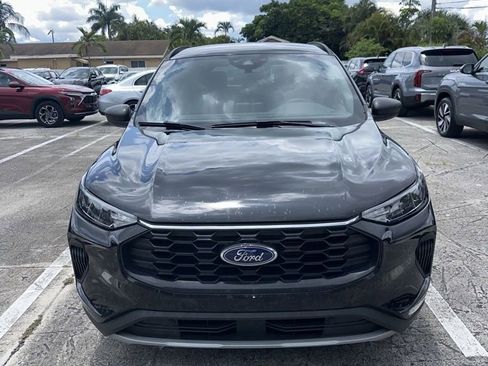 Used 2025 Ford Escape ST-Line FWD image 2