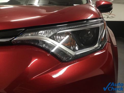 Used 2018 Toyota RAV4 XLE image 18