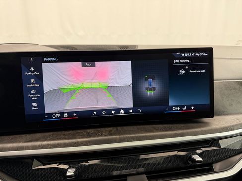 Used 2024 BMW X5 sDrive40i w/ Premium Package image 29