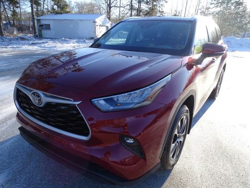 Used 2020 Toyota Highlander XLE image 5
